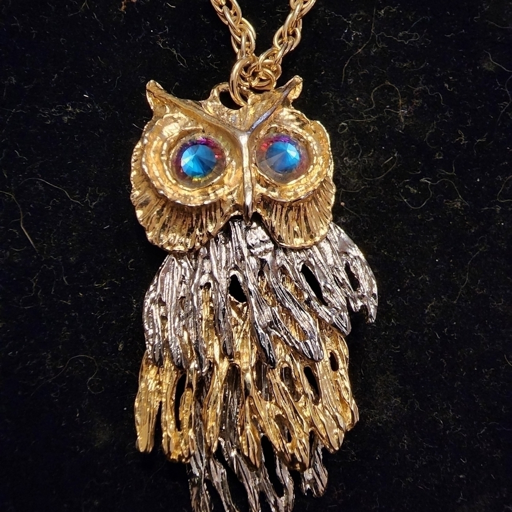 Vintage Articulated Owl Neckline